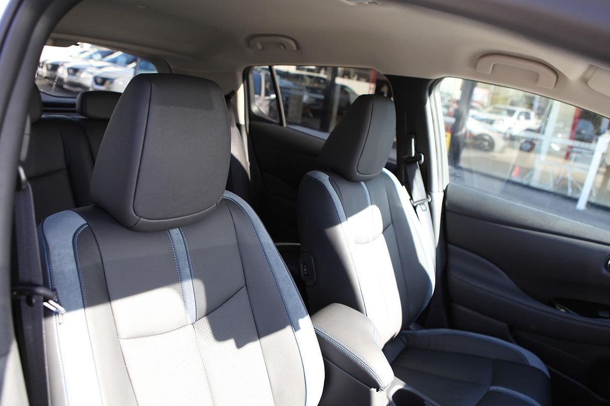 2023 Nissan LEAF ZE1