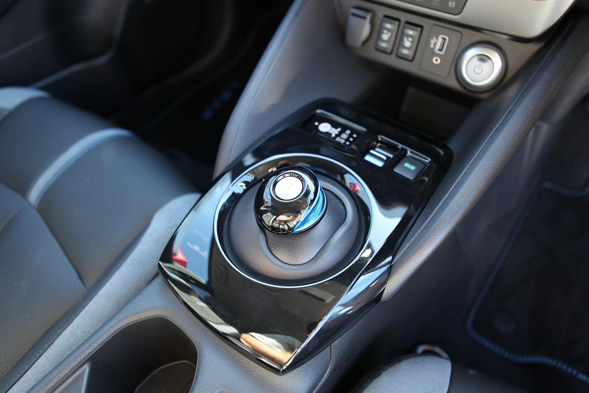 2023 Nissan LEAF ZE1