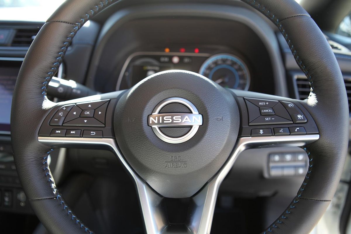 2023 Nissan LEAF ZE1
