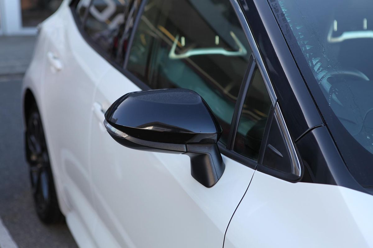 2019 Toyota Corolla ZR Hybrid ZWE211R