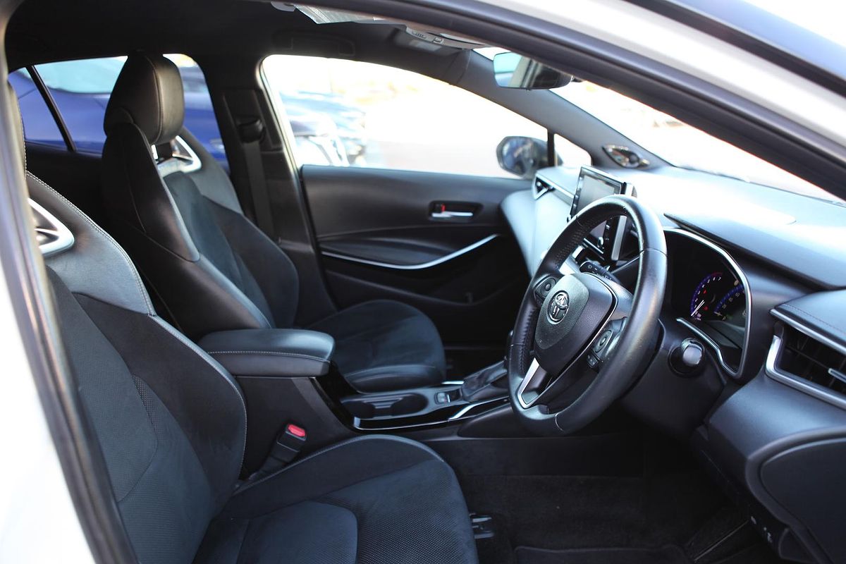 2019 Toyota Corolla ZR Hybrid ZWE211R