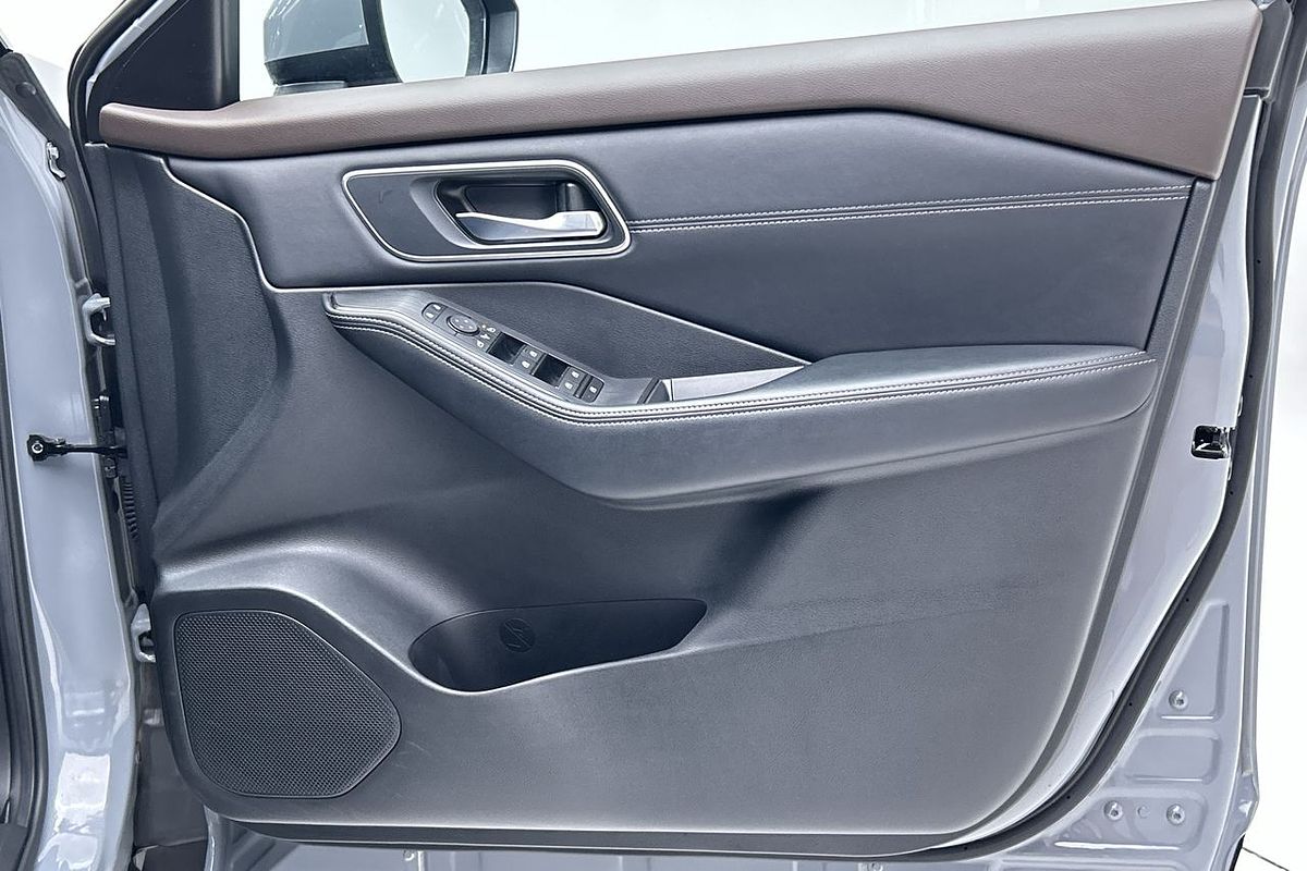 2023 Nissan X-TRAIL ST-L T33