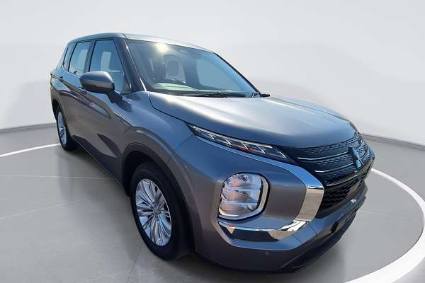 2023 Mitsubishi Outlander ES ZM