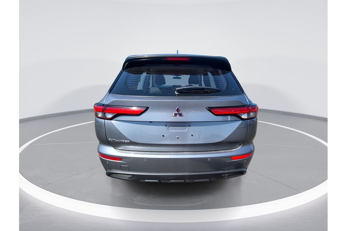 2023 Mitsubishi Outlander ES ZM