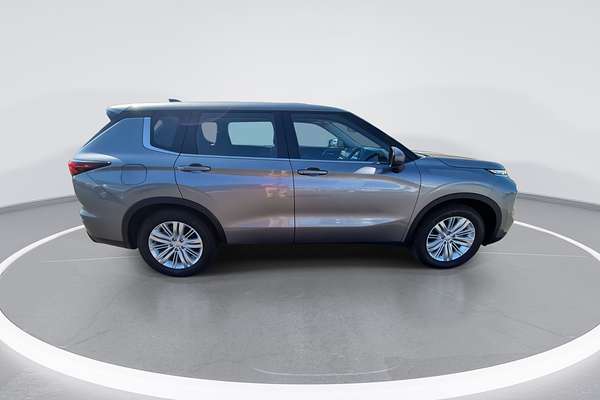 2023 Mitsubishi Outlander ES ZM