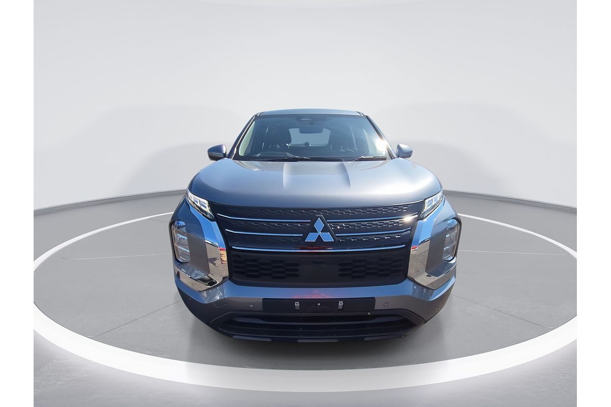 2023 Mitsubishi Outlander ES ZM