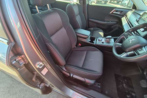 2023 Mitsubishi Outlander ES ZM