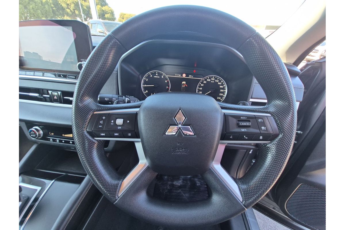2023 Mitsubishi Outlander ES ZM