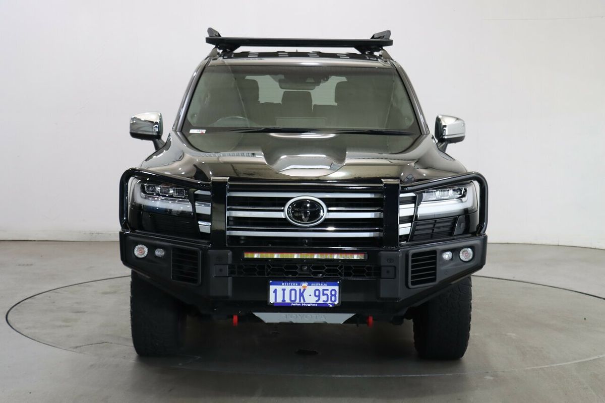 2023 Toyota Landcruiser Sahara FJA300R