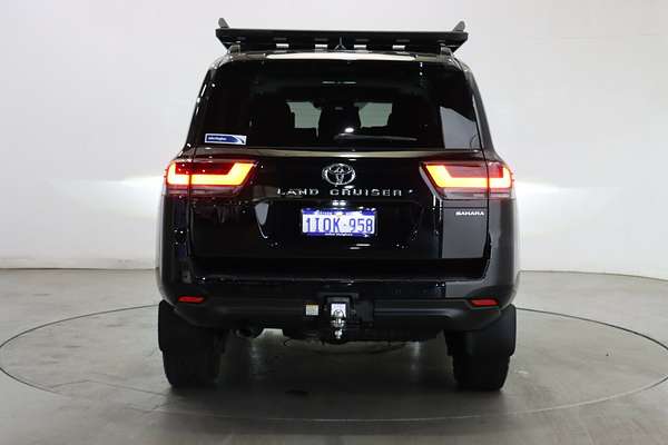 2023 Toyota Landcruiser Sahara FJA300R