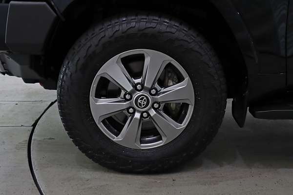 2023 Toyota Landcruiser Sahara FJA300R