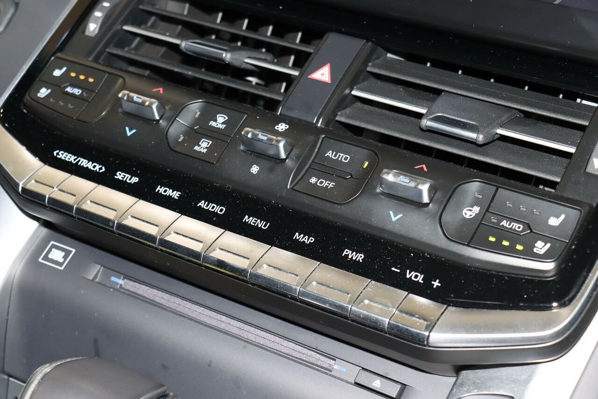 2023 Toyota Landcruiser Sahara FJA300R