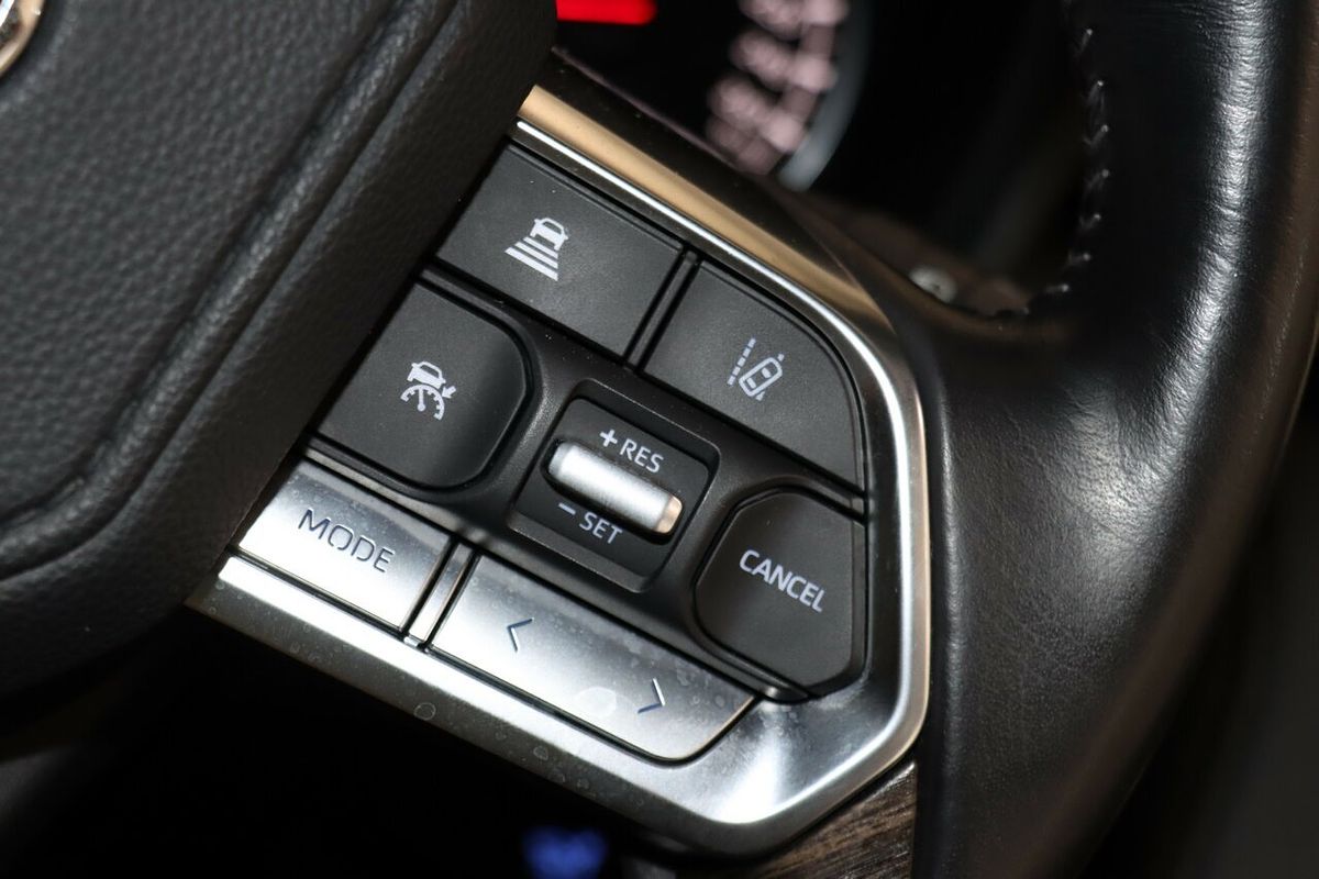 2023 Toyota Landcruiser Sahara FJA300R