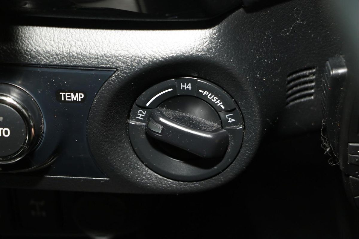 2018 Toyota Hilux SR5 GUN126R 4X4