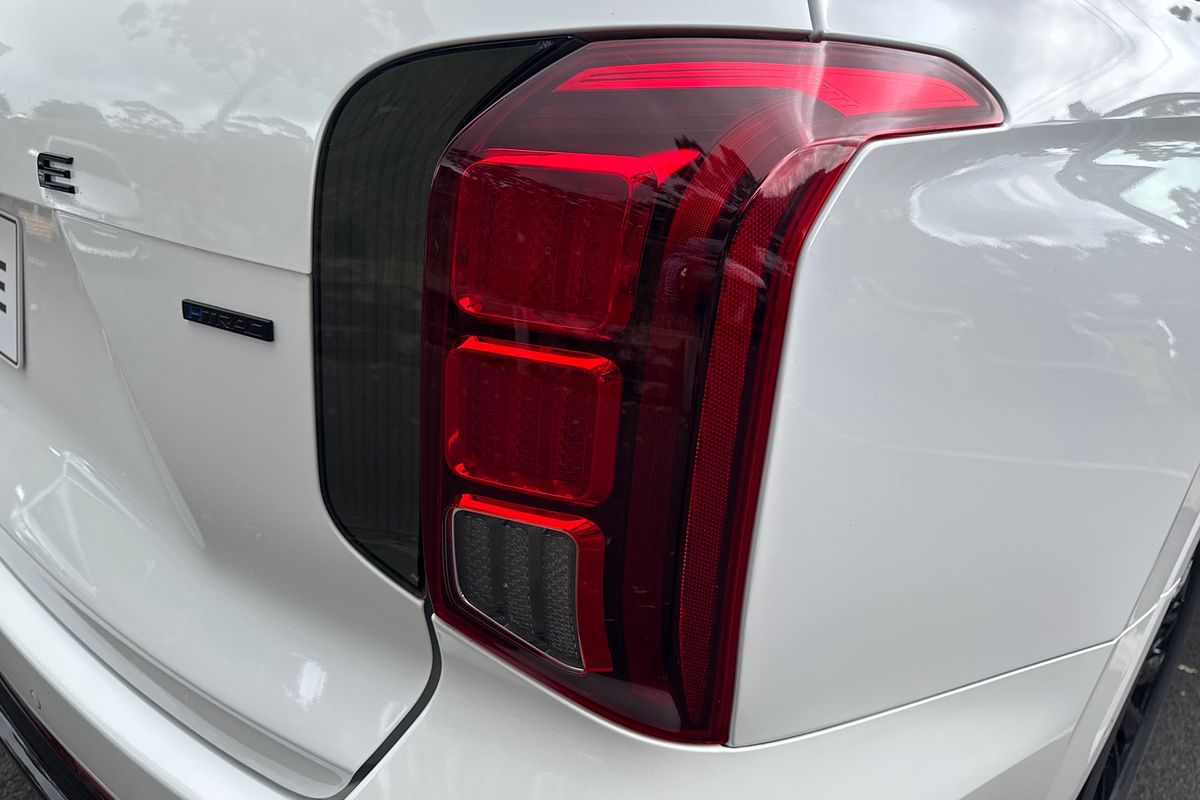 2025 Hyundai Palisade Calligraphy Black Ink LX2.V5