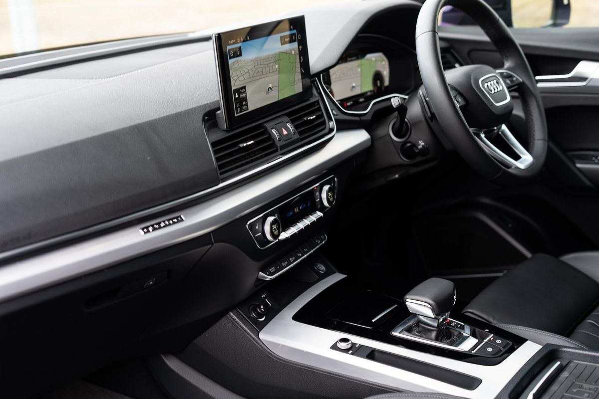 2023 Audi Q5 40 TDI S Line FY