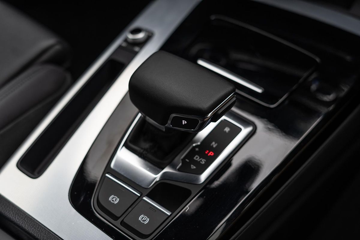 2023 Audi Q5 40 TDI S Line FY