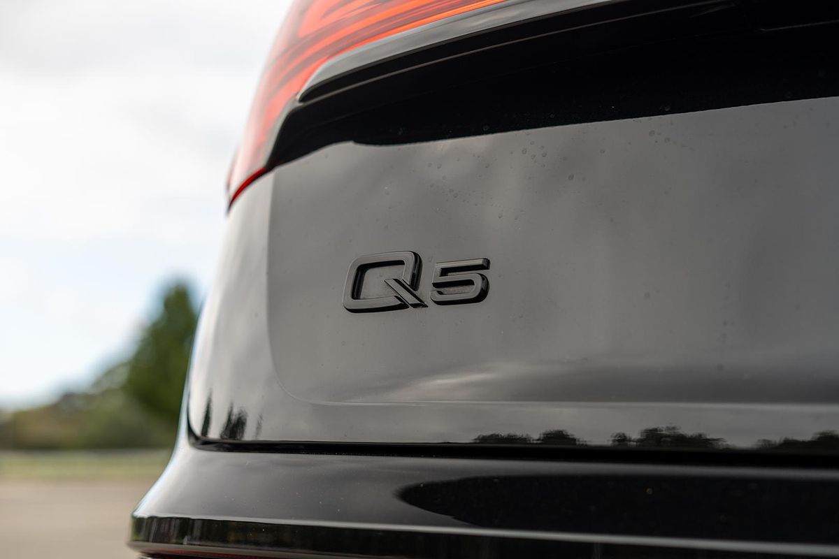2023 Audi Q5 40 TDI S Line FY