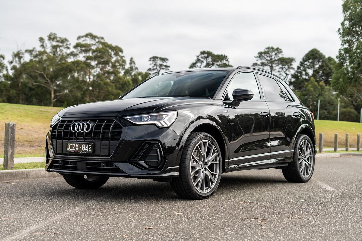 2024 Audi Q3 40 TFSI S line F3