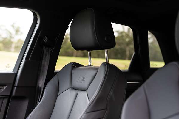 2024 Audi Q3 40 TFSI S line F3