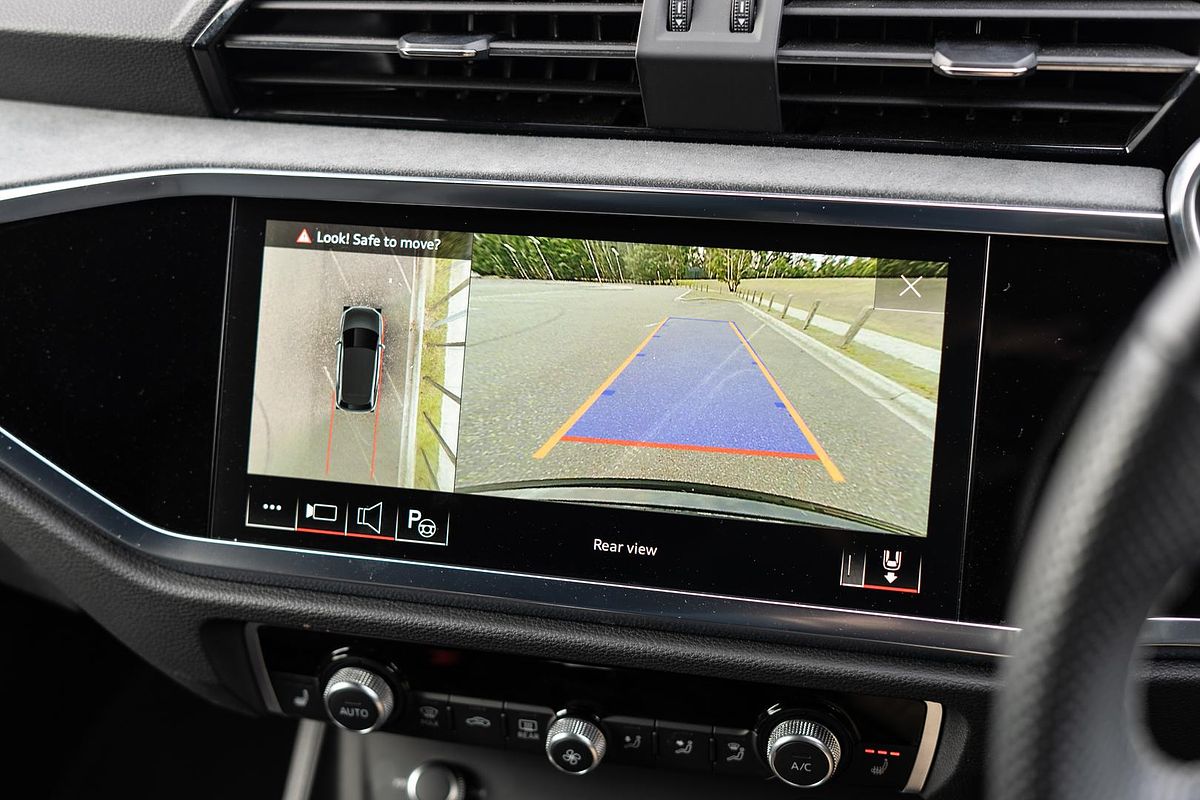 2024 Audi Q3 40 TFSI S line F3
