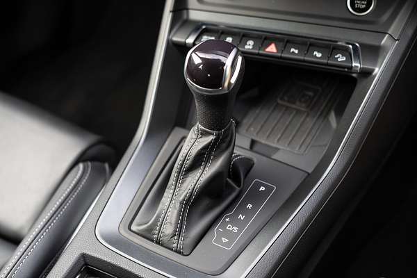2024 Audi Q3 40 TFSI S line F3