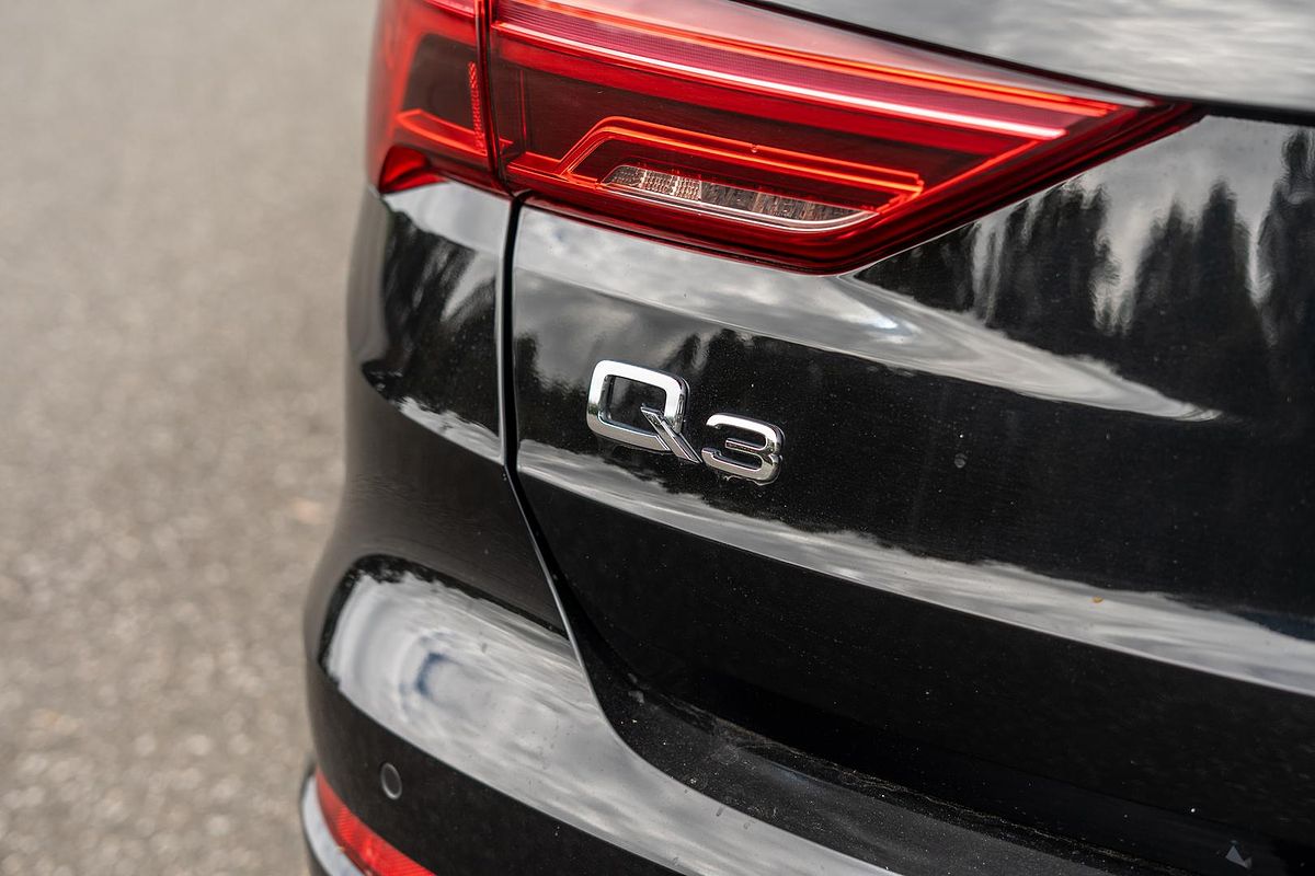 2024 Audi Q3 40 TFSI S line F3