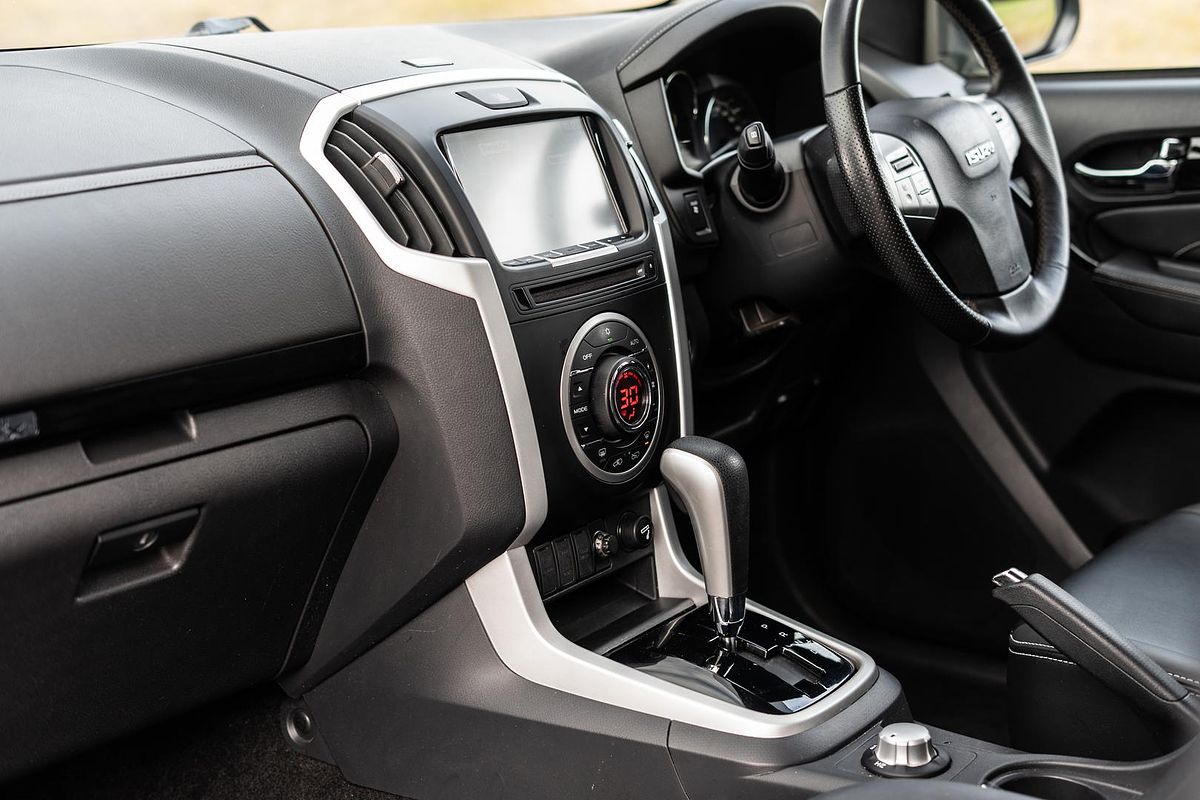 2020 Isuzu MU-X LS-T