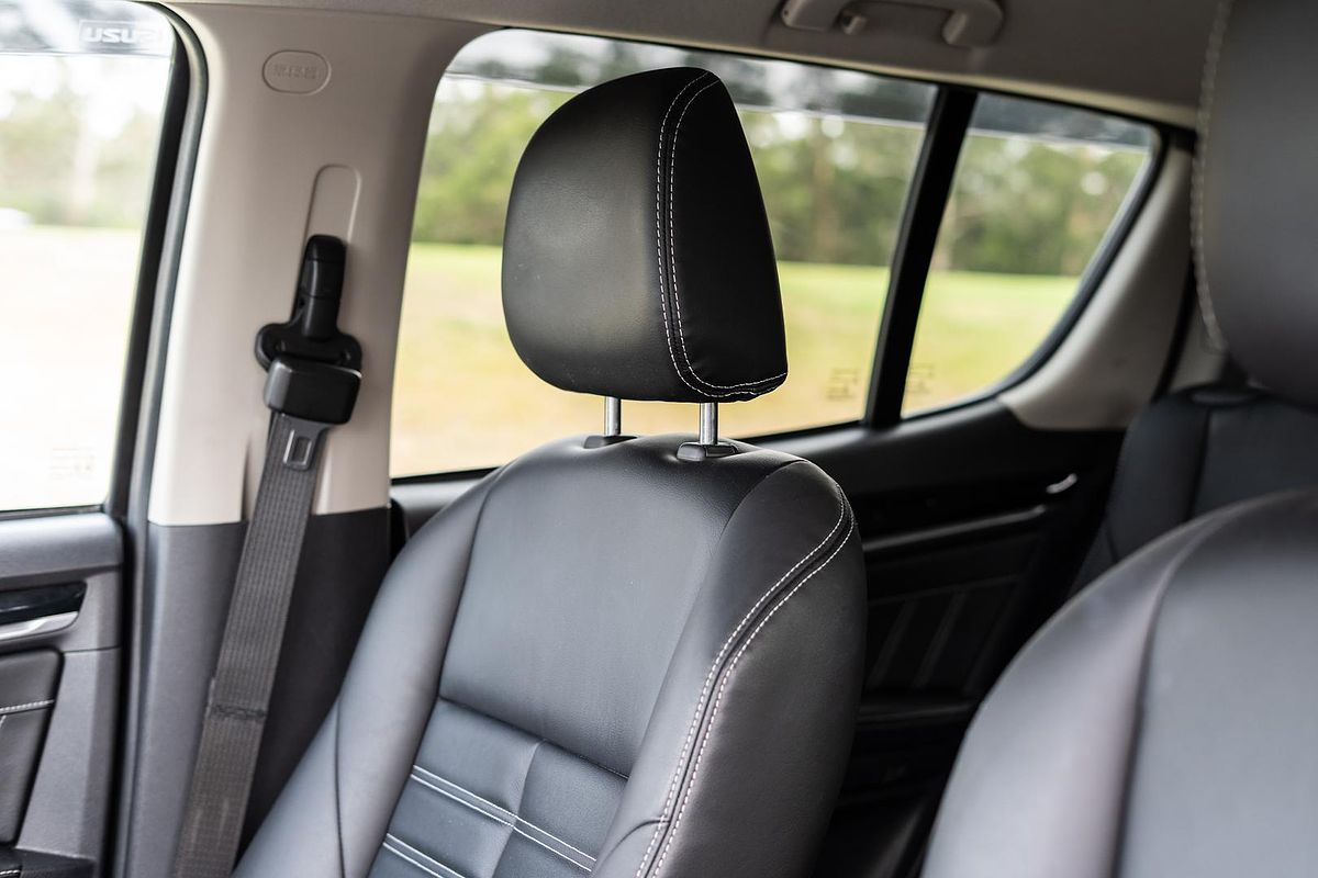 2020 Isuzu MU-X LS-T