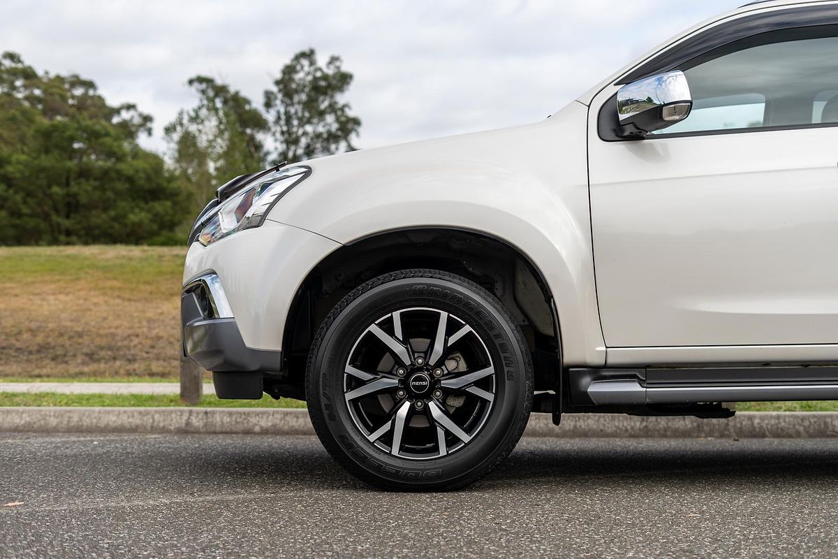 2020 Isuzu MU-X LS-T
