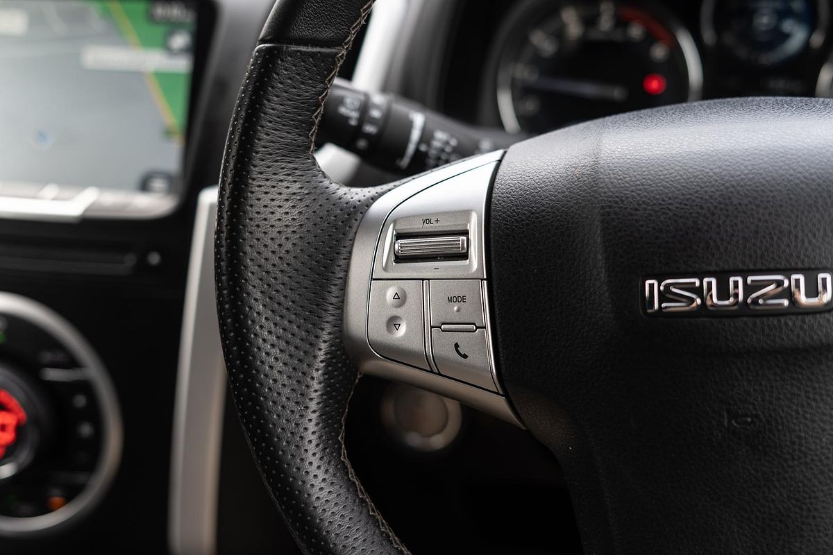 2020 Isuzu MU-X LS-T