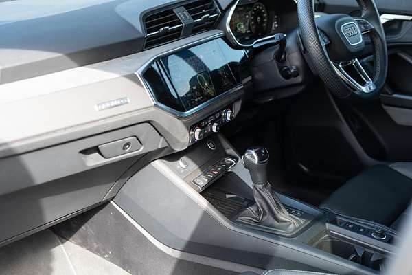 2024 Audi Q3 40 TFSI S line F3