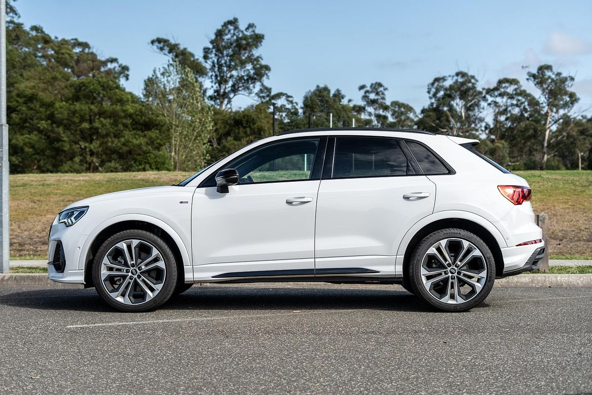 2024 Audi Q3 40 TFSI S line F3