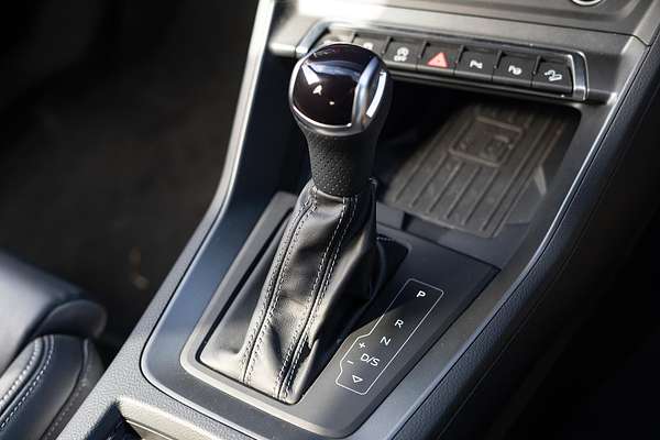 2024 Audi Q3 40 TFSI S line F3