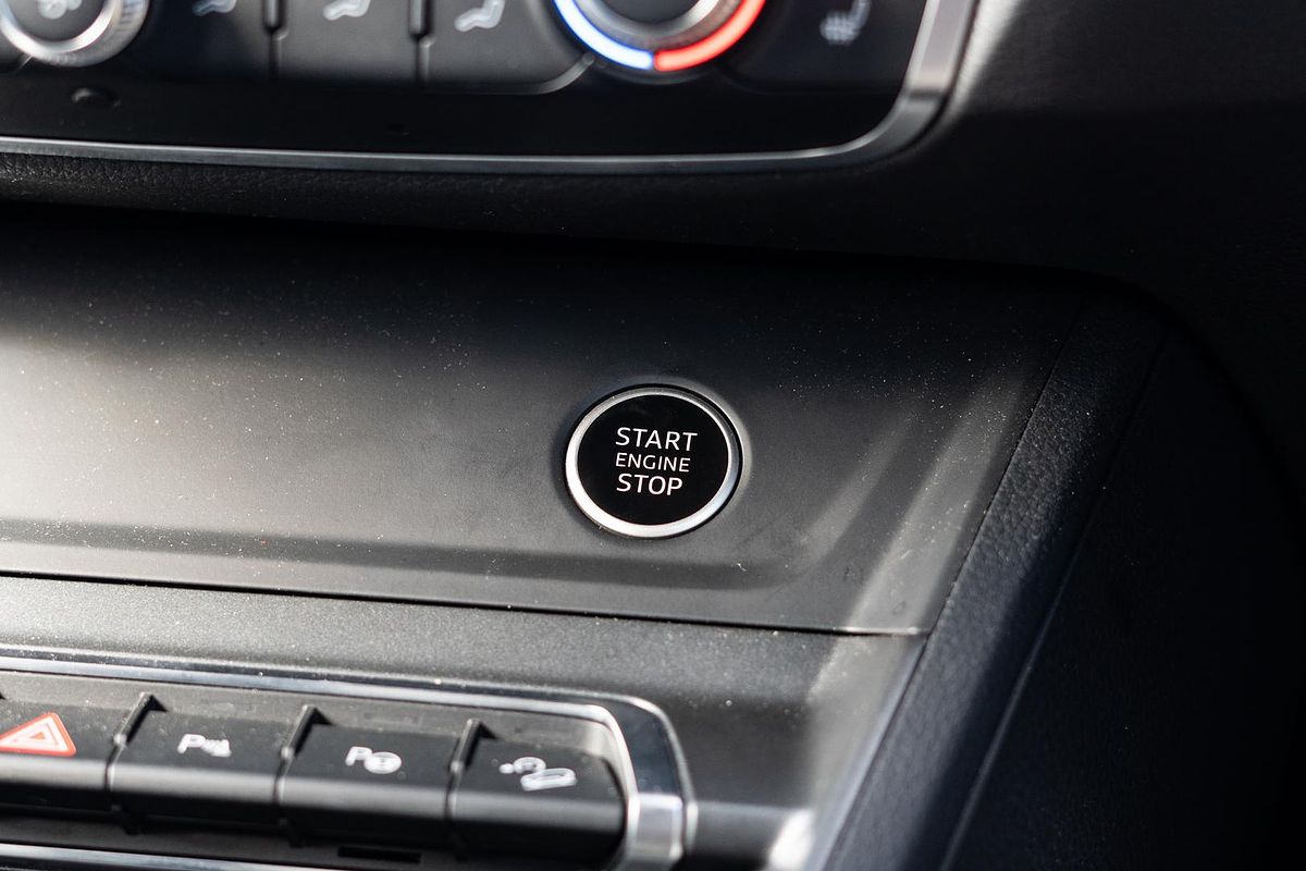 2024 Audi Q3 40 TFSI S line F3