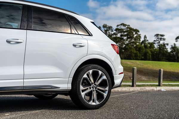 2024 Audi Q3 40 TFSI S line F3