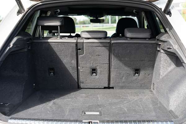 2024 Audi Q3 40 TFSI S line F3