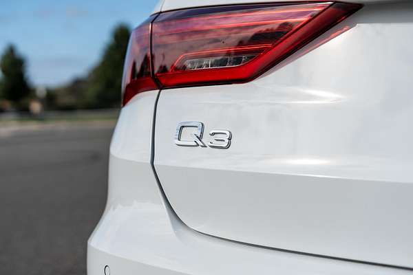 2024 Audi Q3 40 TFSI S line F3