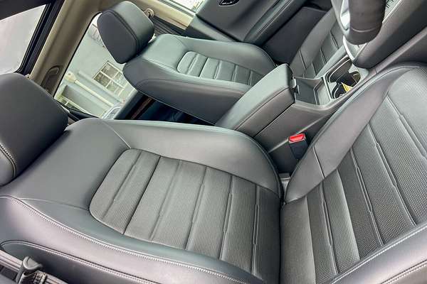 2023 Honda CR-V VTi LX RS