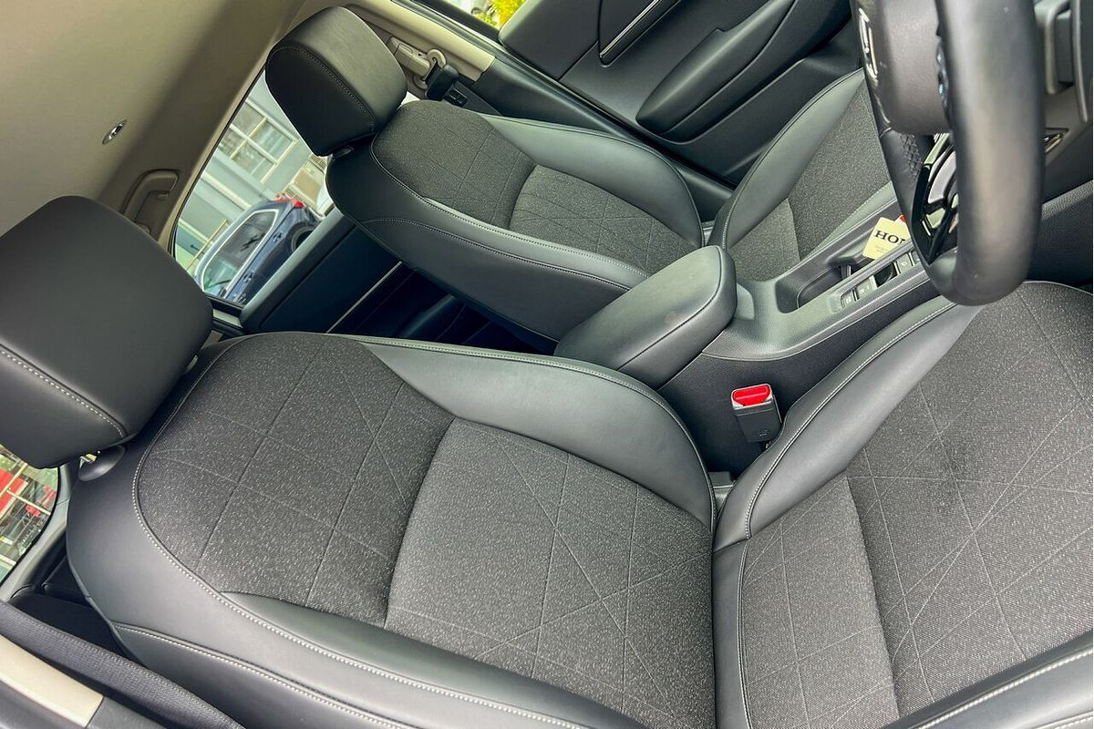 2023 Honda HR-V e:HEV L