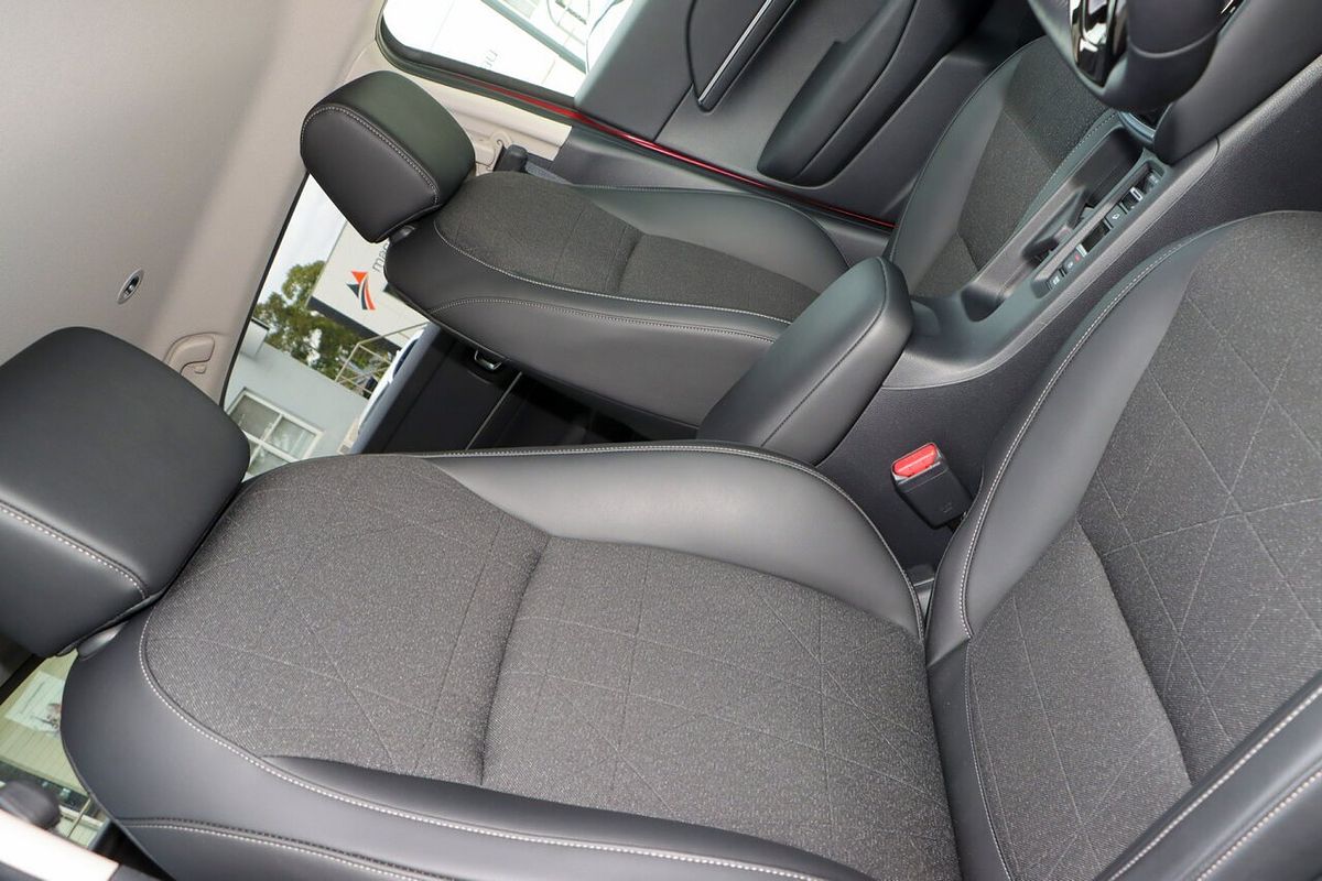 2023 Honda HR-V e:HEV L