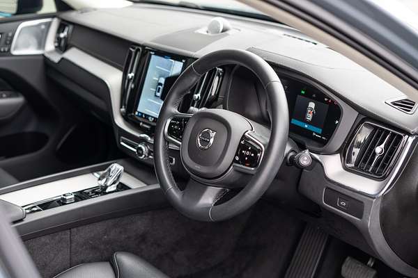 2022 Volvo XC60 Ultimate B6 Dark