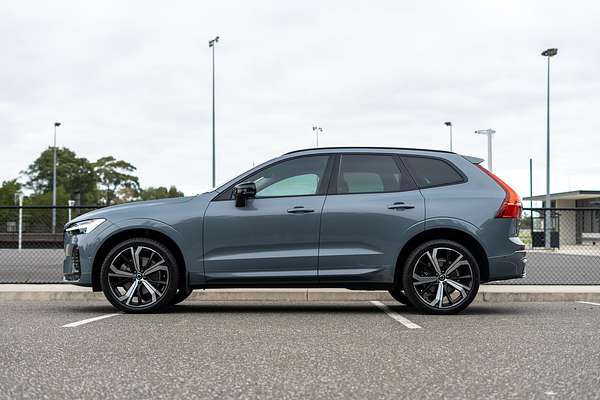 2022 Volvo XC60 Ultimate B6 Dark