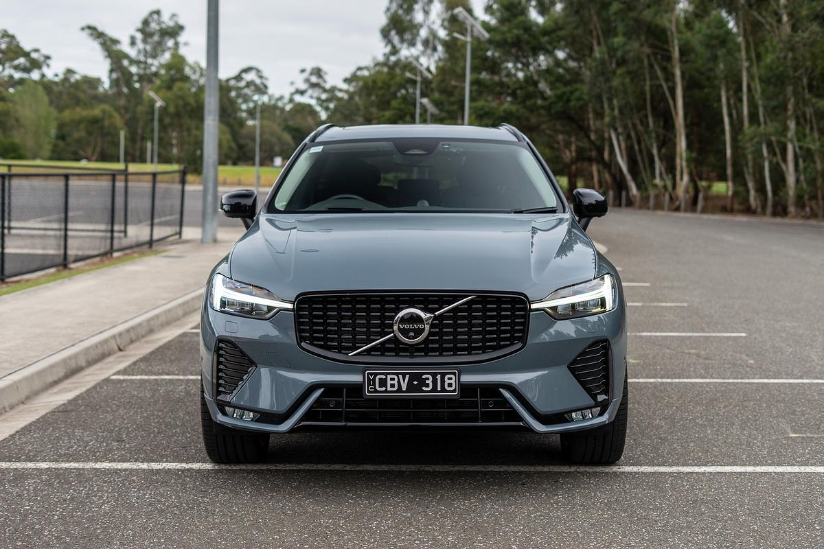 2022 Volvo XC60 Ultimate B6 Dark