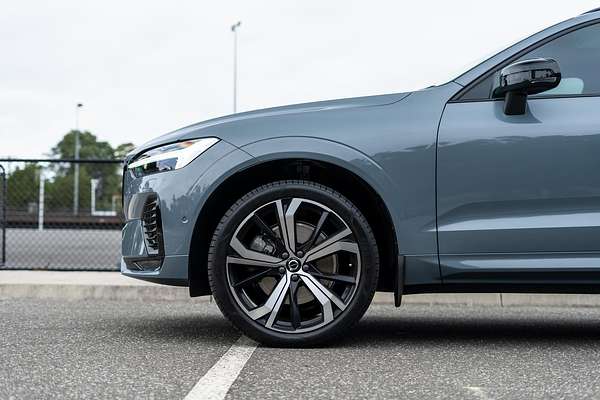 2022 Volvo XC60 Ultimate B6 Dark