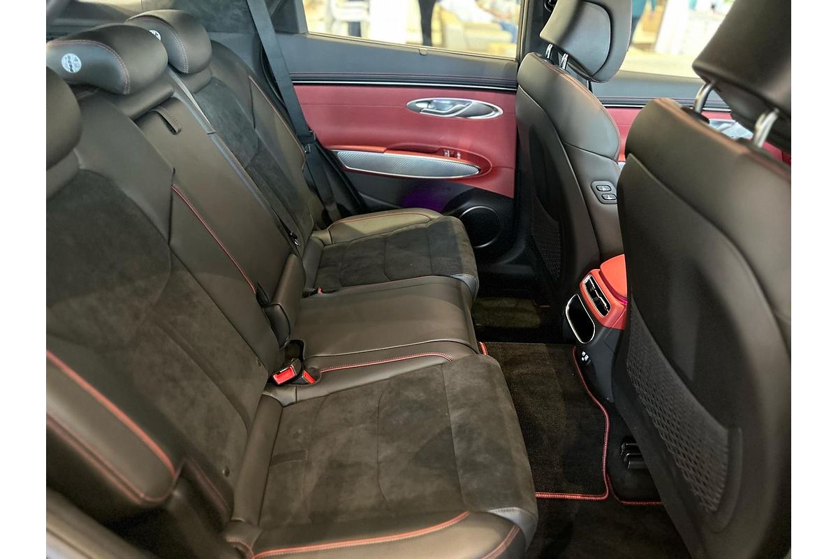 2023 Genesis GV70 2.5T AWD JK.V2