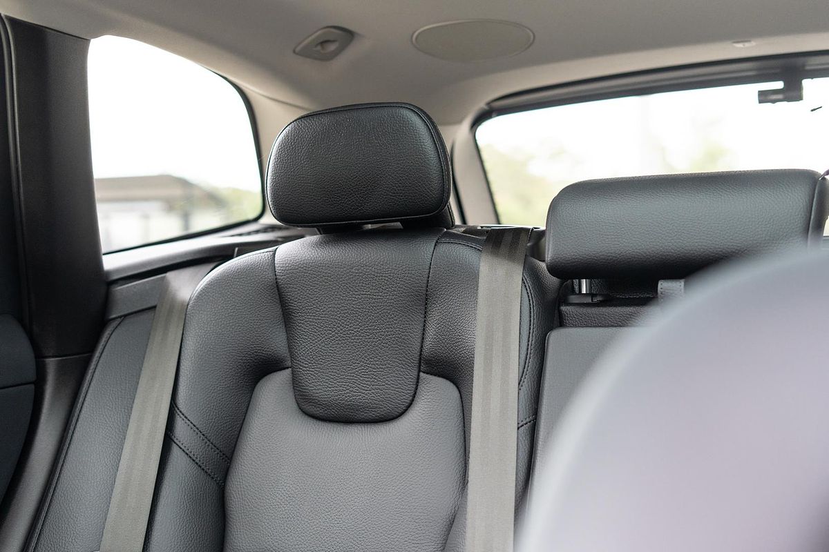 2022 Volvo XC60 Ultimate B6 Dark