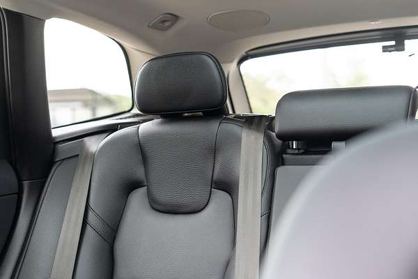 2022 Volvo XC60 Ultimate B6 Dark