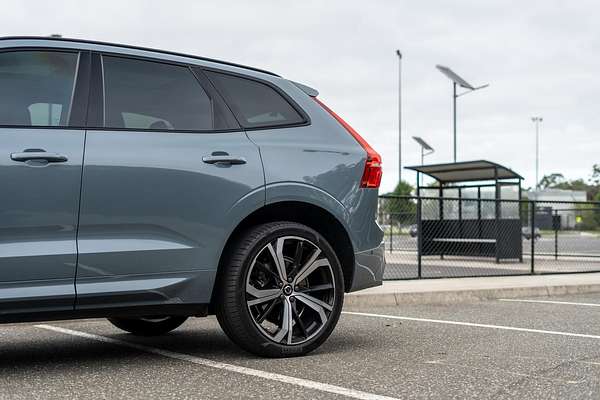 2022 Volvo XC60 Ultimate B6 Dark