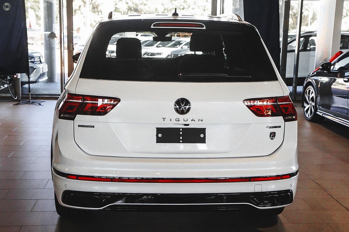 2024 Volkswagen Tiguan Wolfsburg Edition Allspace 5N